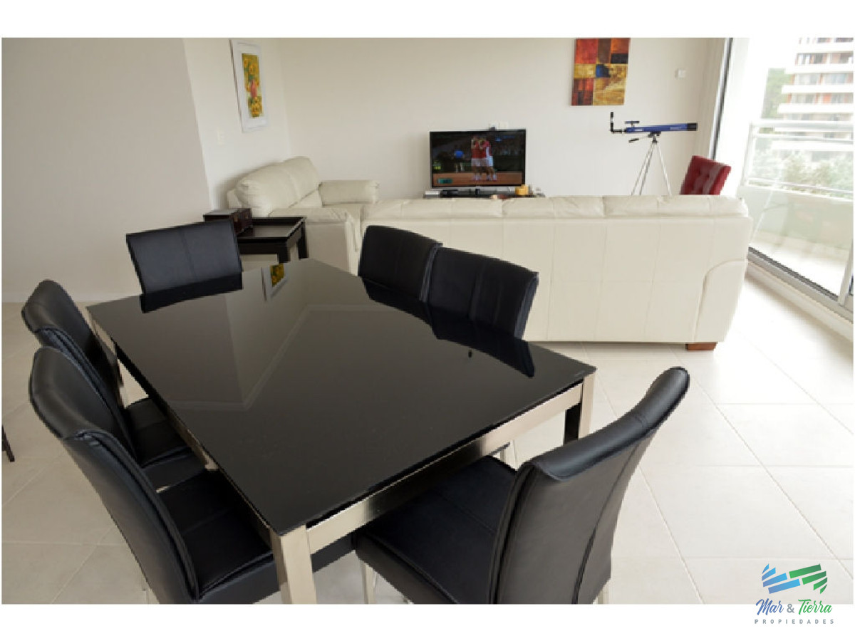 Apartamento ID.5129 - En venta apartamento de 3 dormitorios en Ocean Drive, piso alto con vista al mar, Roosevelt, Punta del Este.