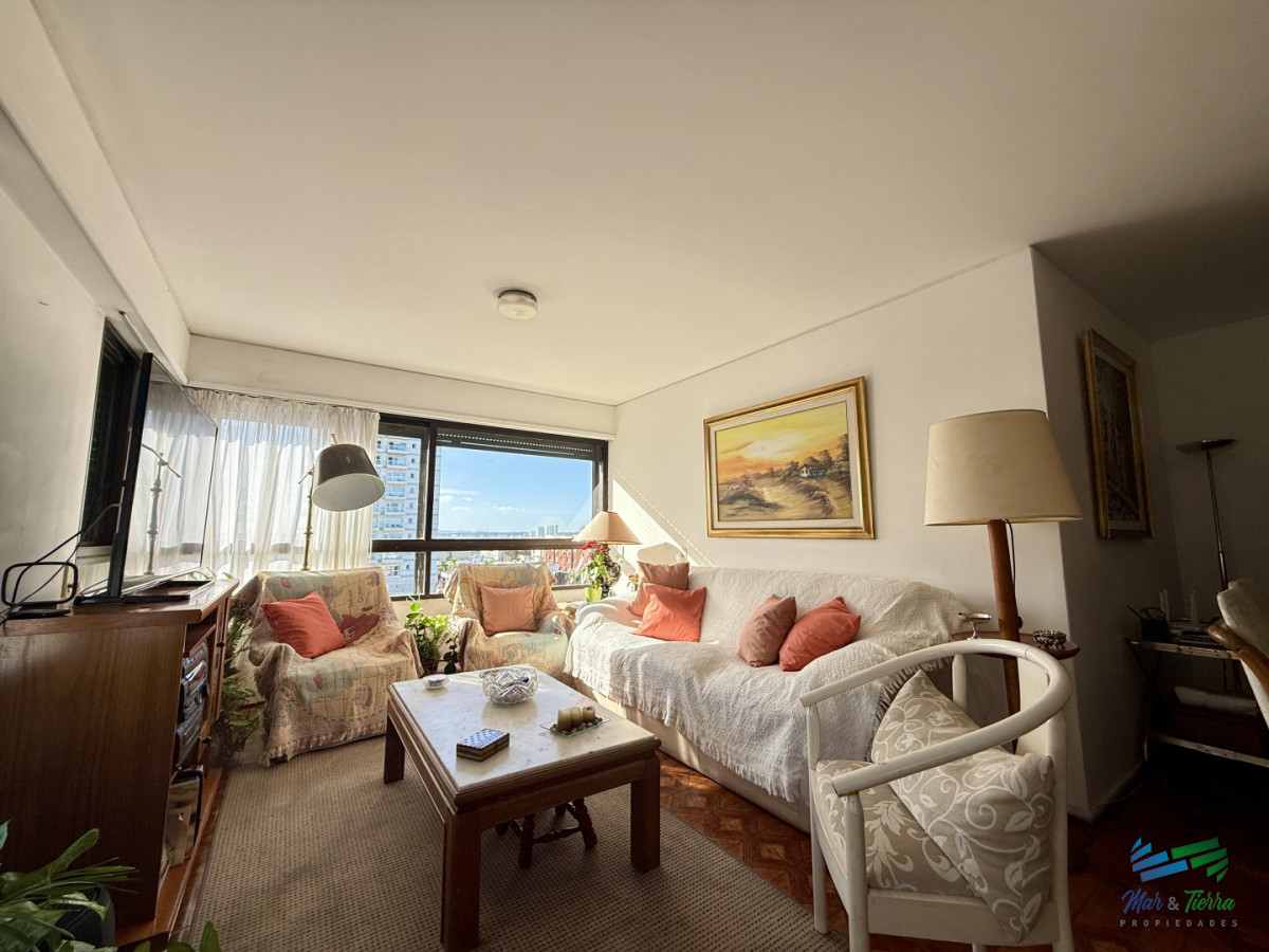 Apartamento ID.5717 - En Venta Amplio Apartamento en Torre Amalfi  Playa Mansa