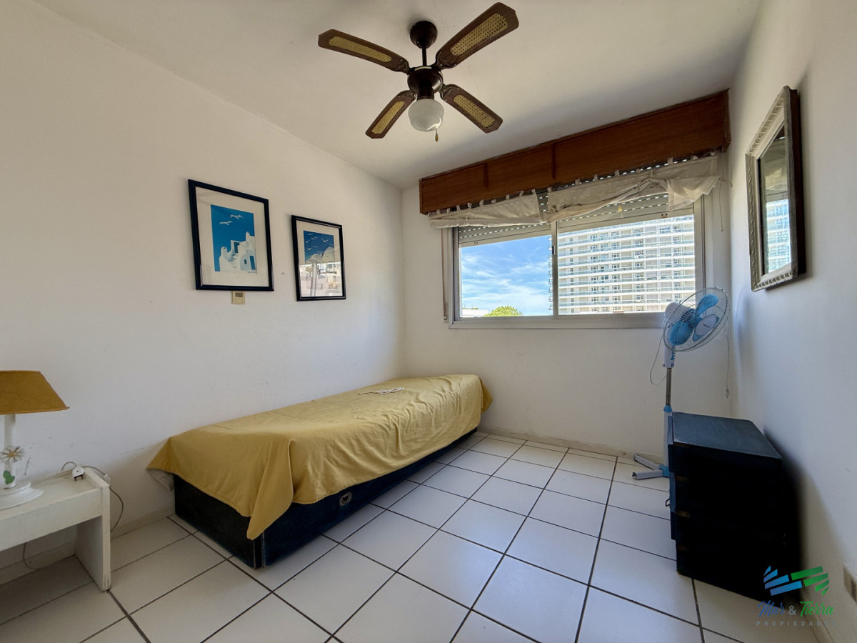 Apartamento ID.5430 - En venta apartamento 3 dormitorios en playa mansa, cerca Peninsula, Punta del Este.