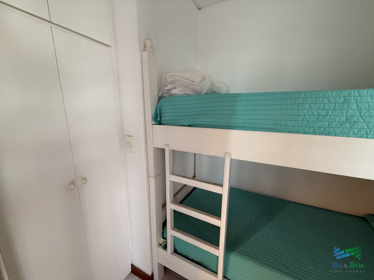 Apartamento ID.5396 - En venta apartamento 2 dormitorios con cochera, edificio con servicios en brava, Punta del Este