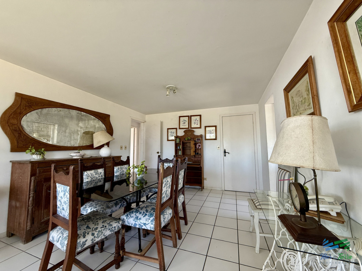 Apartamento ID.5430 - En venta apartamento 3 dormitorios en playa mansa, cerca Peninsula, Punta del Este.