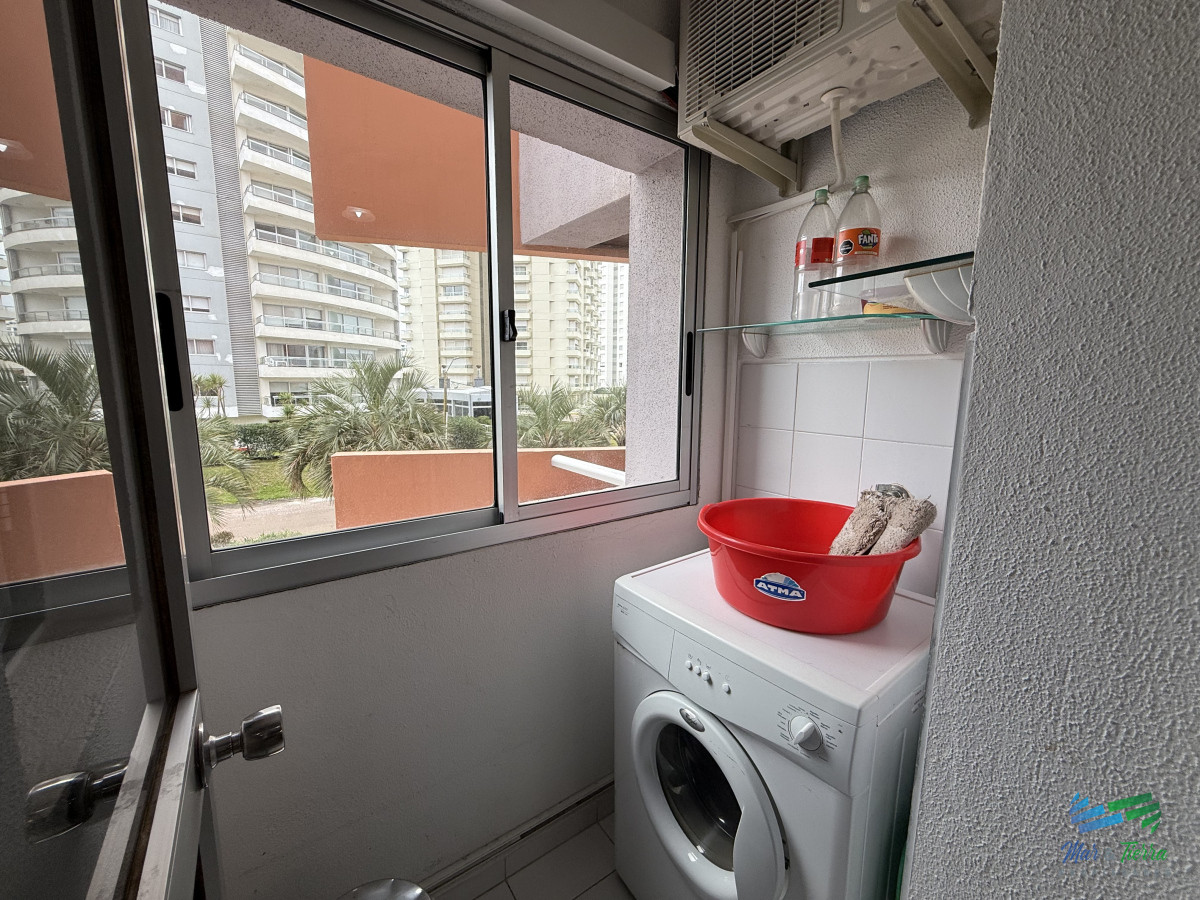 Apartamento ID.5396 - En venta apartamento 2 dormitorios con cochera, edificio con servicios en brava, Punta del Este