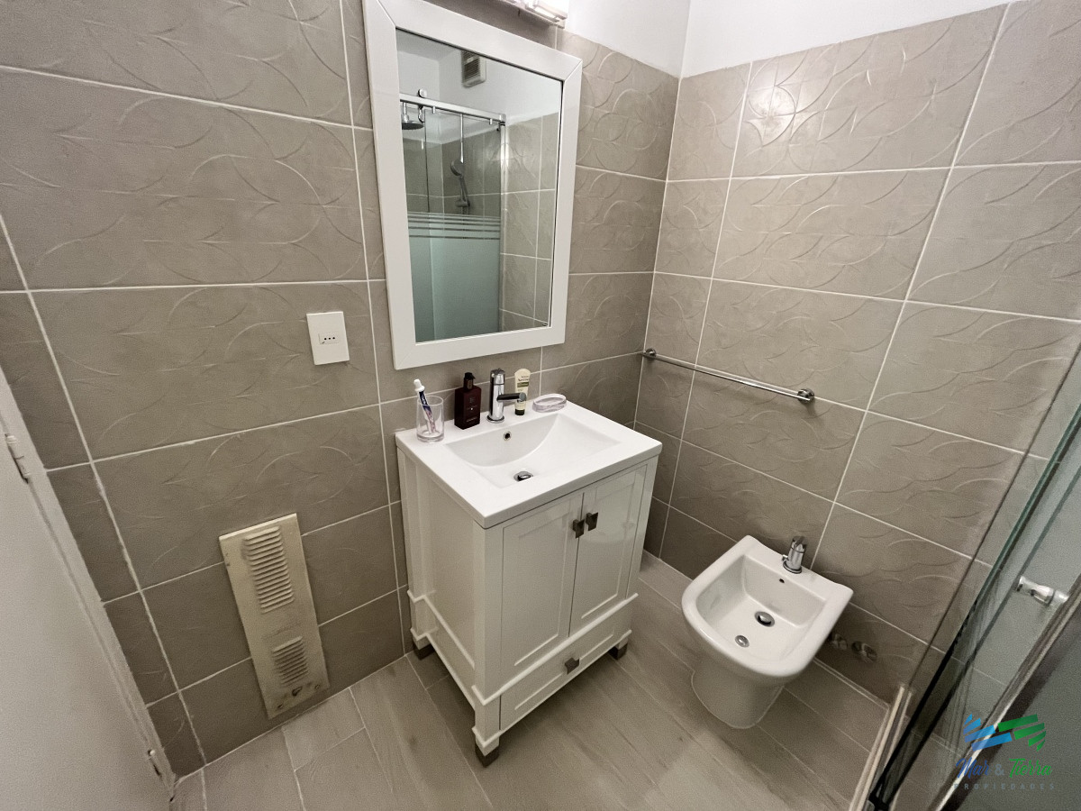 Apartamento ID.4722 - EN VENTA APARTAMENTO 2 DORMITORIOS, VISTA AL MAR, PENINSULA, PUNTA DEL ESTE