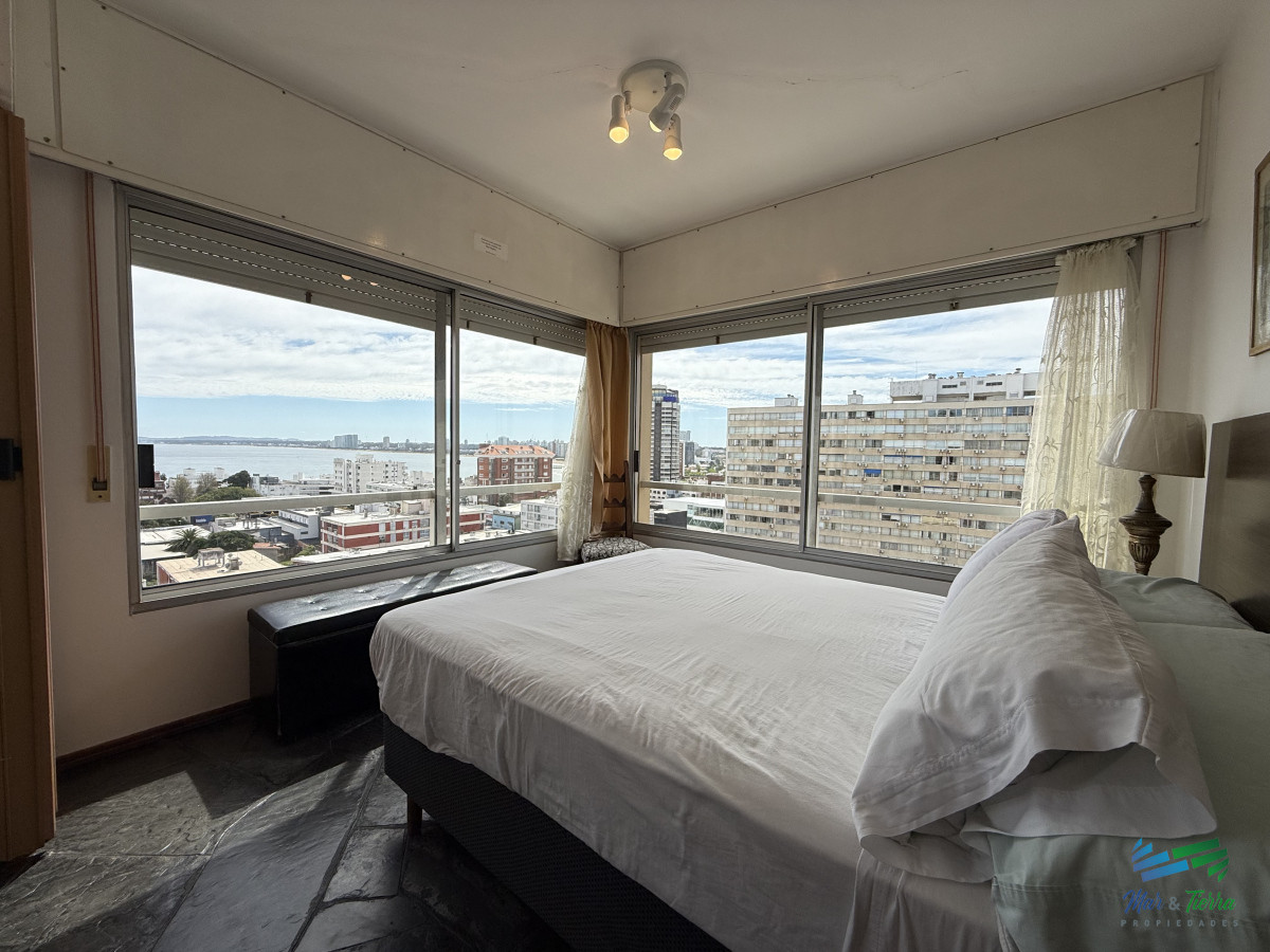 Apartamento ID.5131 - En venta apartamento 2 dormitorios con vista al mar en Peninsula, Punta del Este