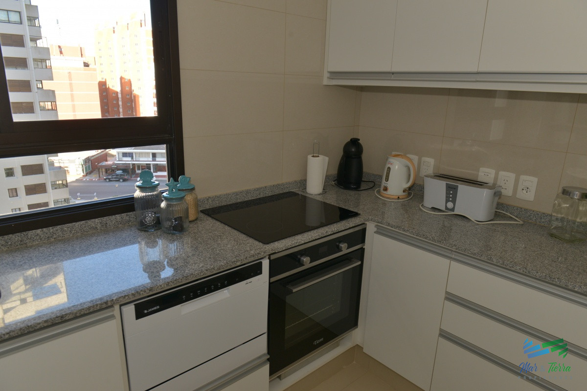 Apartamento ID.3187 -   Departamento en Punta del Este, Torre con servicios