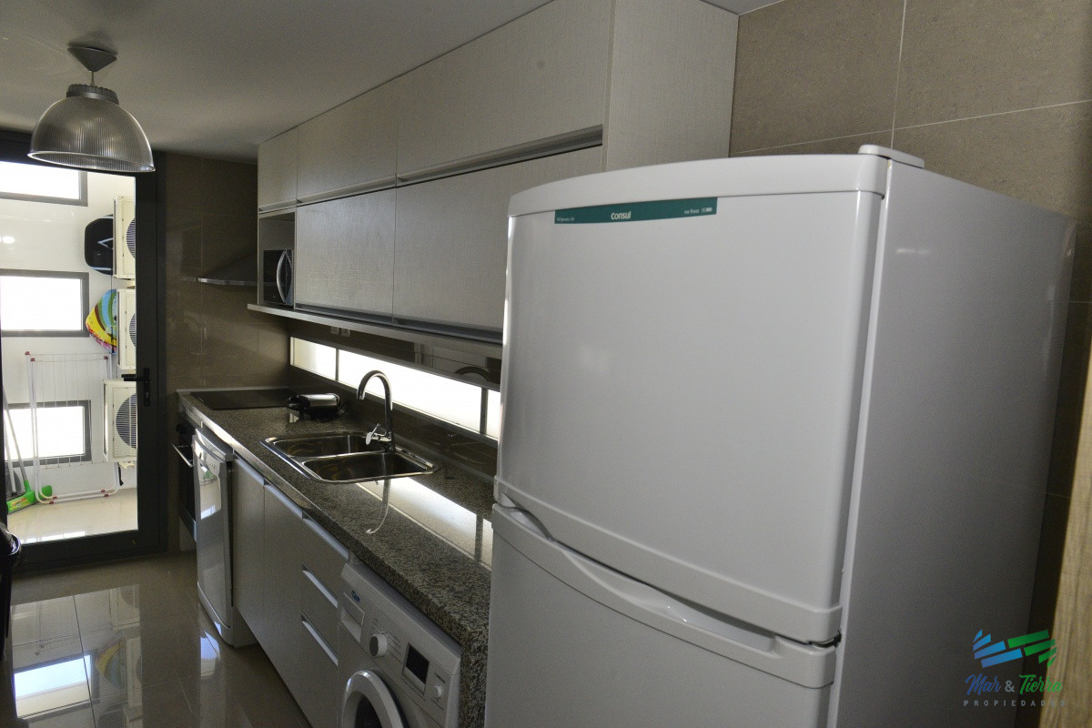 Apartamento ID.5748 - EN VENTA APARTAMENTO 2 DORMITORIOS CON EXCELENTES SERVICIOS Y VISTA AL MAR, PLAYA BRAVA, PUNTA DEL ESTE