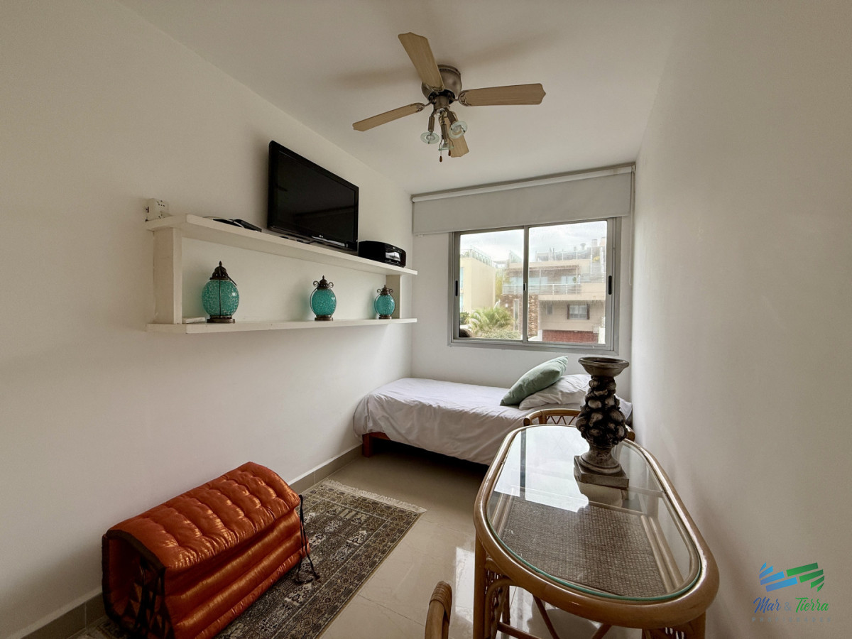 Apartamento ID.5785 - En venta apartamento 3 dormitorios en Manantiales, frente al Mar, Punta del Este.
