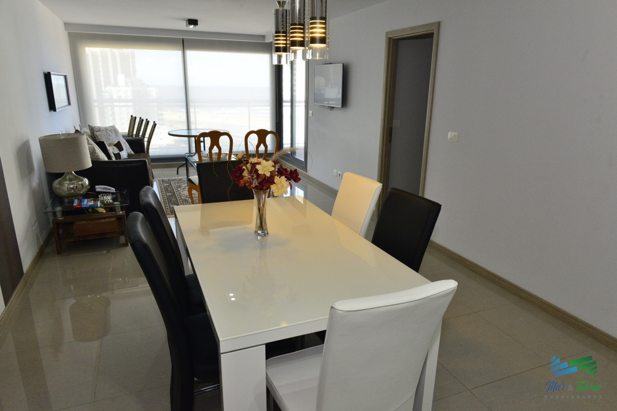 Apartamento ID.5748 - EN VENTA APARTAMENTO 2 DORMITORIOS CON EXCELENTES SERVICIOS Y VISTA AL MAR, PLAYA BRAVA, PUNTA DEL ESTE