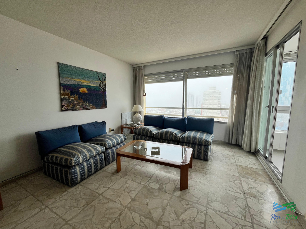 Apartamento ID.4900 - En venta apartamento 3 dormitorios en Peninsula, Punta del Este