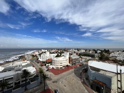 EN VENTA APARTAMENTO 2 DORMITORIOS, VISTA AL MAR, PENINSULA, PUNTA DEL ESTE