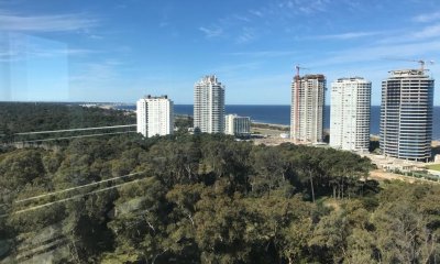 Vendo apartamento con excelentes servicios, 3 dormitorios, en Roosevelt, Punta del Este