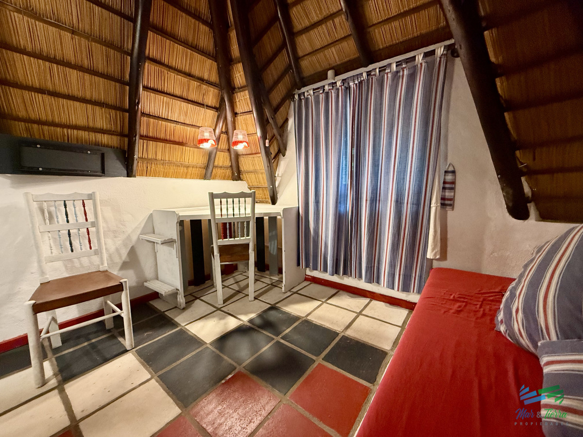 Casa ID.5141 - En venta casa 4 dormitorios con piscina en Pinares, Punta del Este