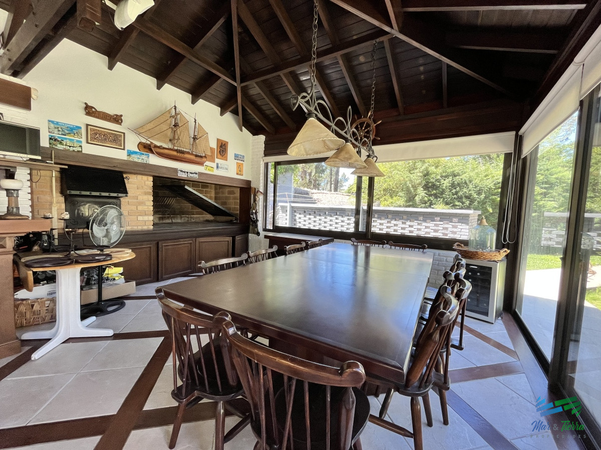 Casa ID.5306 - Excelente Residencia en venta, Lugano - Punta del este 
