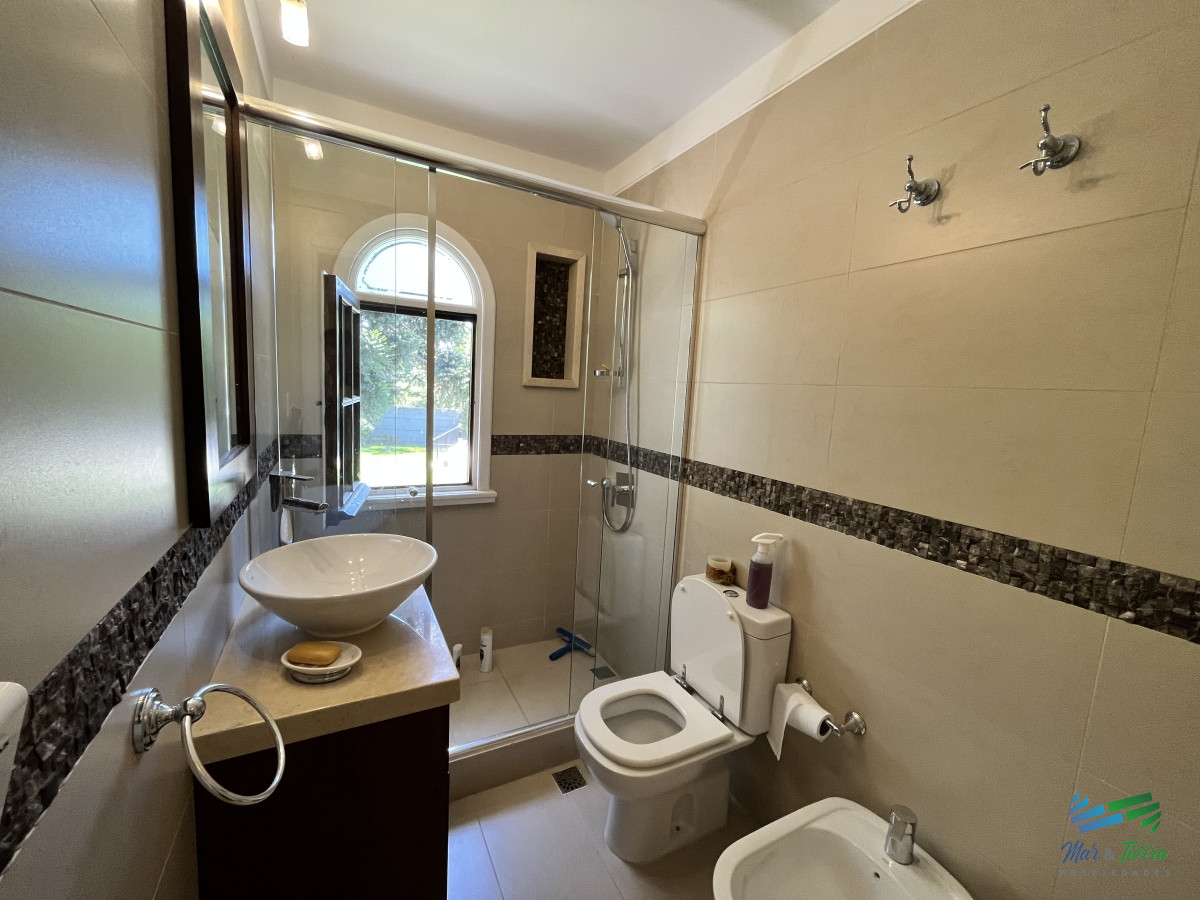 Casa ID.5306 - Excelente Residencia en venta, Lugano - Punta del este 