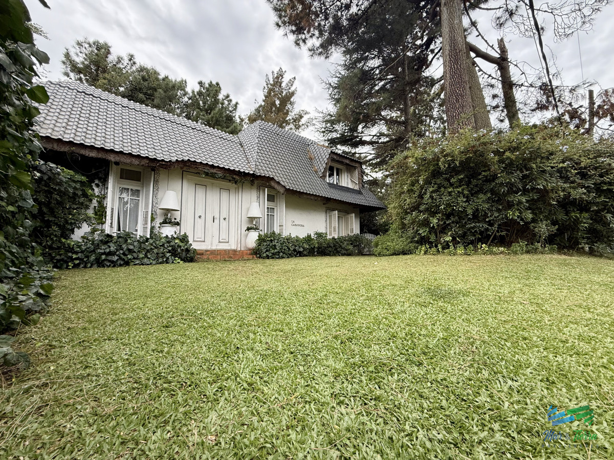 Casa ID.5141 - En venta casa 4 dormitorios con piscina en Pinares, Punta del Este