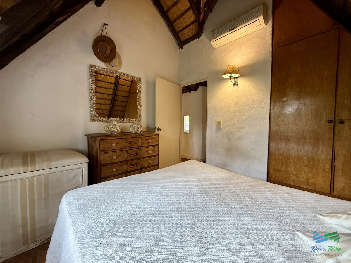 Casa ID.5141 - En venta casa 4 dormitorios con piscina en Pinares, Punta del Este