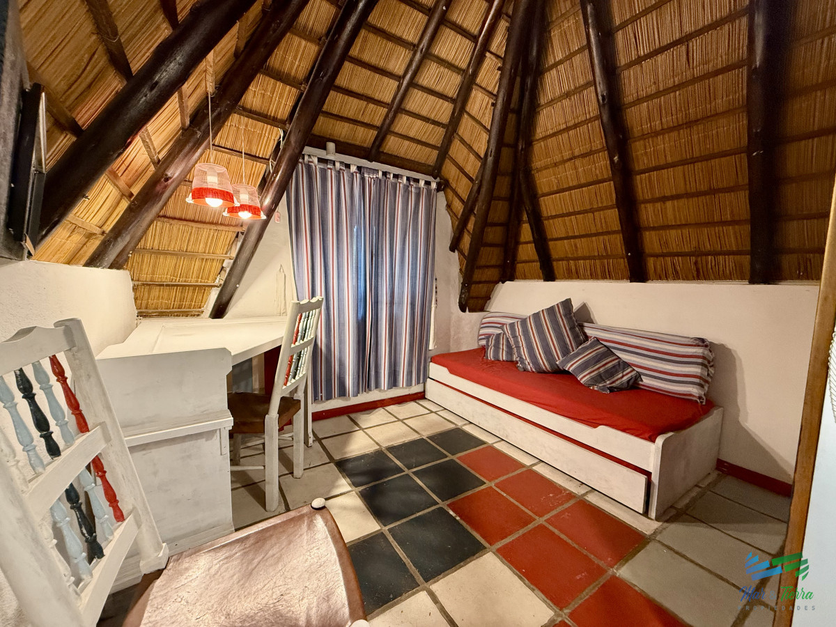 Casa ID.5141 - En venta casa 4 dormitorios con piscina en Pinares, Punta del Este