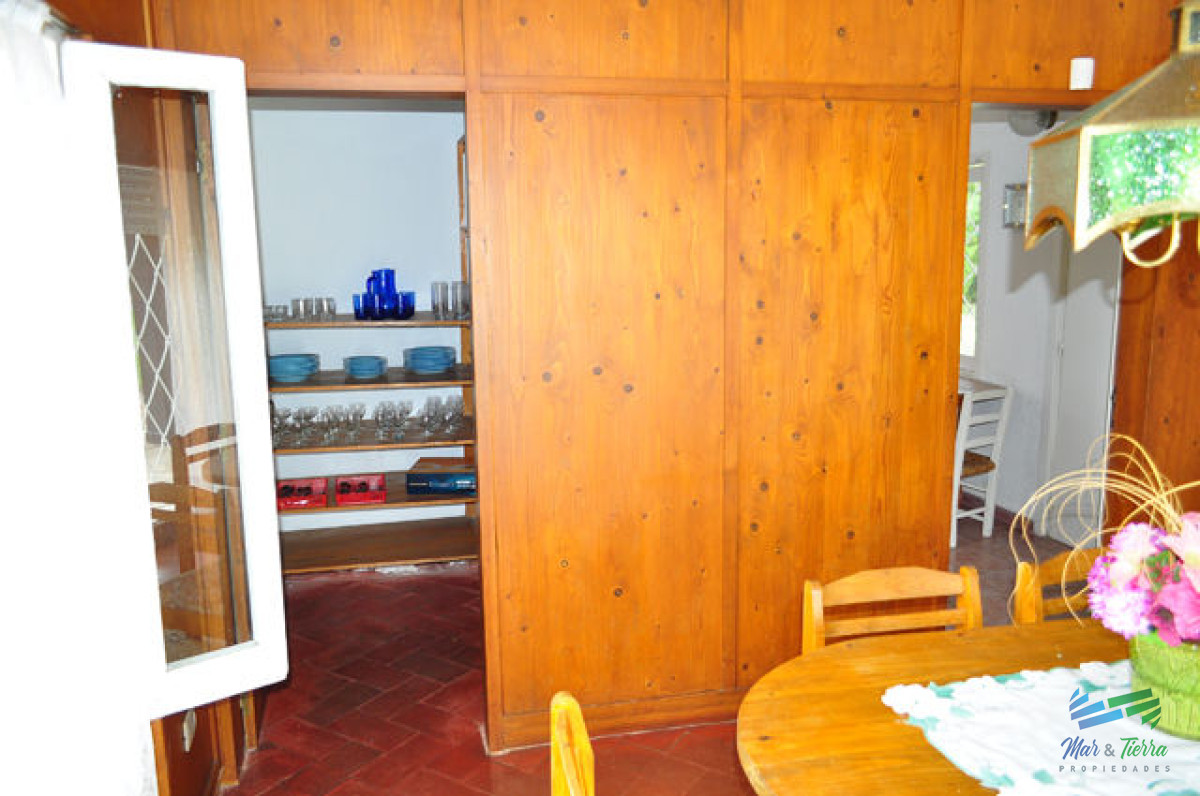 Casa ID.5708 - En venta Casa 3 dormitorios con buen terreno en Cantegril, Punta del Este