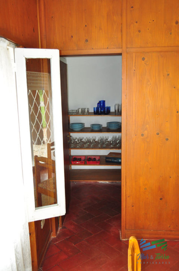 Casa ID.5708 - En venta Casa 3 dormitorios con buen terreno en Cantegril, Punta del Este
