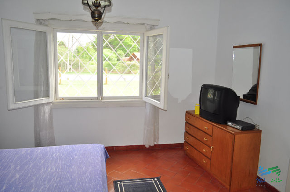 Casa ID.5708 - En venta Casa 3 dormitorios con buen terreno en Cantegril, Punta del Este