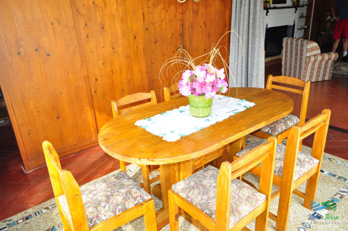 Casa ID.5708 - En venta Casa 3 dormitorios con buen terreno en Cantegril, Punta del Este