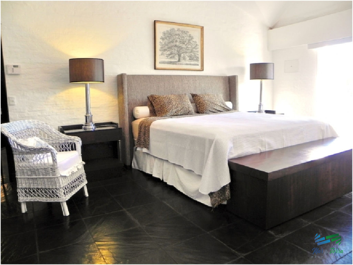 Casa ID.5236 - En venta casa 4 dormitorios con piscina, la Barra, Punta del Este