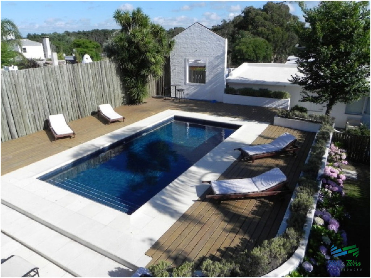 Casa ID.5236 - En venta casa 4 dormitorios con piscina, la Barra, Punta del Este