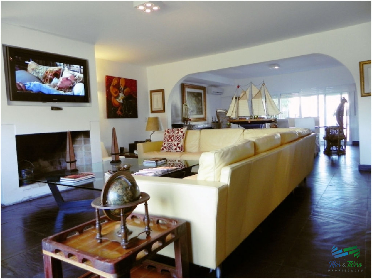 Casa ID.5236 - En venta casa 4 dormitorios con piscina, la Barra, Punta del Este