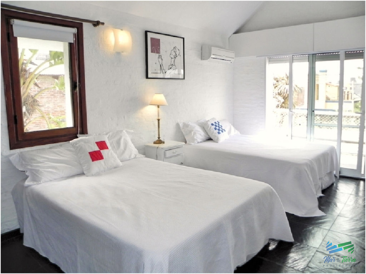 Casa ID.5236 - En venta casa 4 dormitorios con piscina, la Barra, Punta del Este