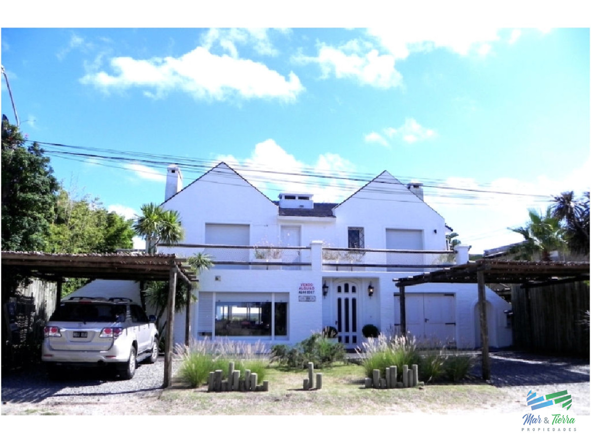 Casa ID.5236 - En venta casa 4 dormitorios con piscina, la Barra, Punta del Este