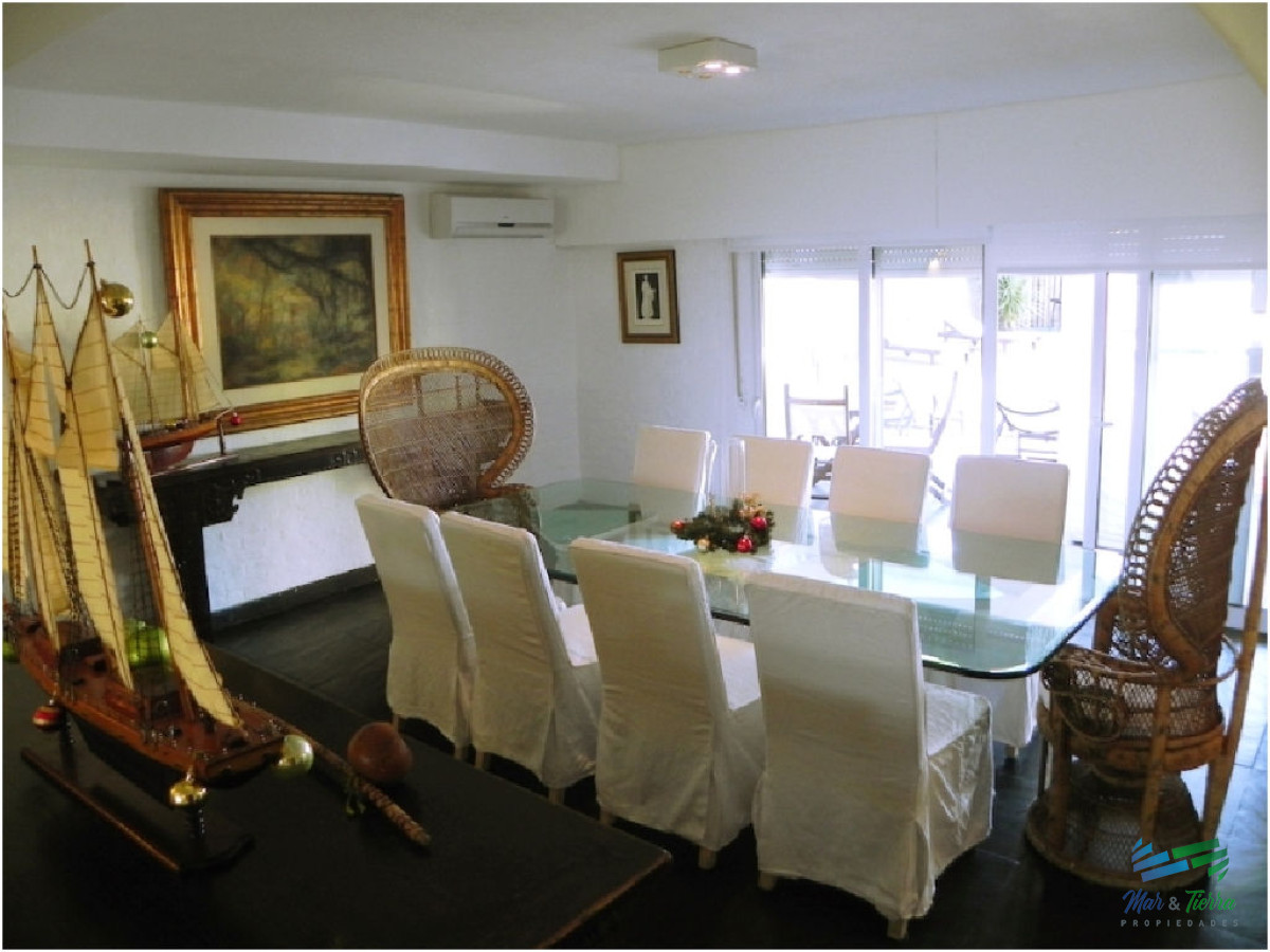 Casa ID.5236 - En venta casa 4 dormitorios con piscina, la Barra, Punta del Este