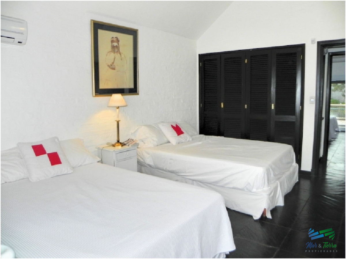 Casa ID.5236 - En venta casa 4 dormitorios con piscina, la Barra, Punta del Este