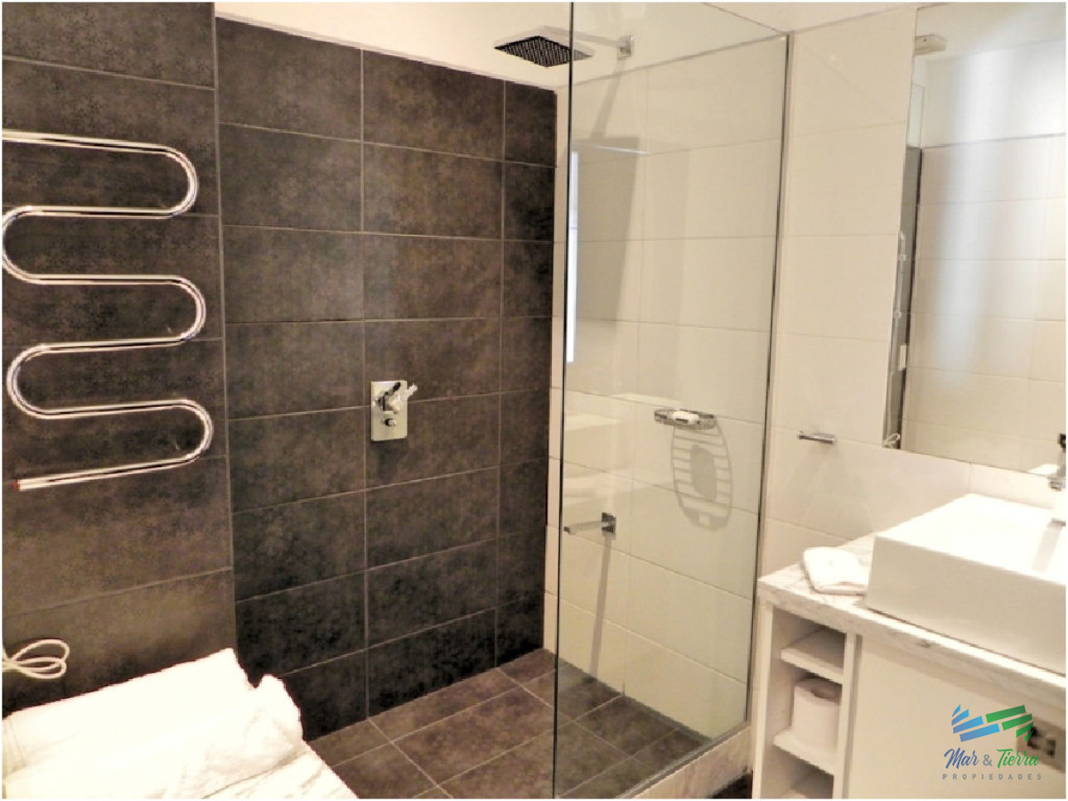 Casa ID.5236 - En venta casa 4 dormitorios con piscina, la Barra, Punta del Este