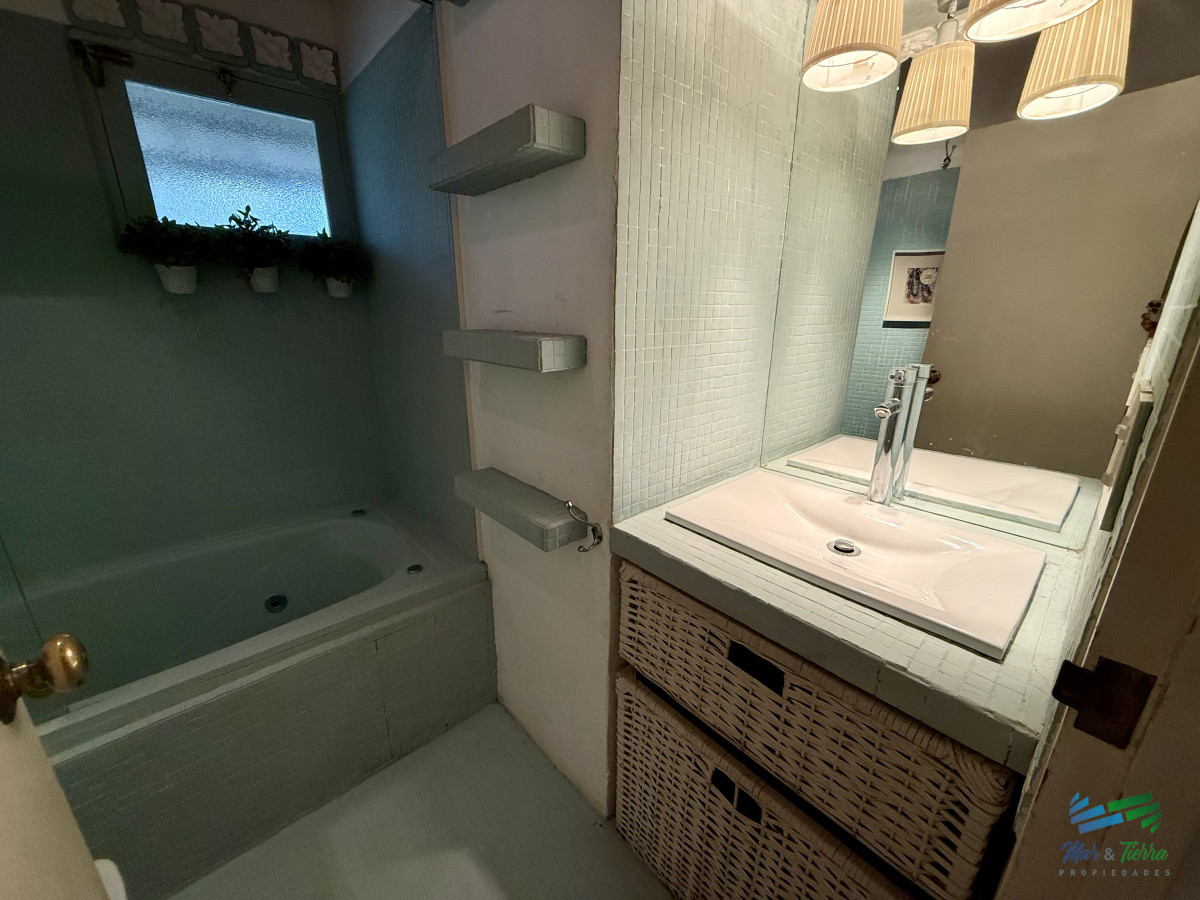 Casa ID.5141 - En venta casa 4 dormitorios con piscina en Pinares, Punta del Este