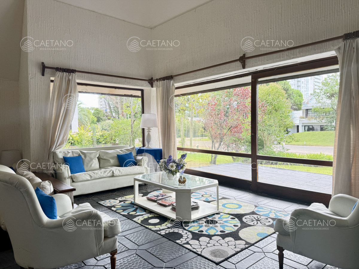 Casa en VENTA  Barrio Lugano, Punta del Este - Imagen 1