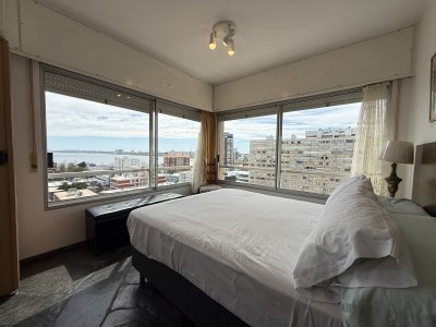 Apartamento ID.2908 - PENINSULA PISO ALTO VENTA OPORTUNIDAD