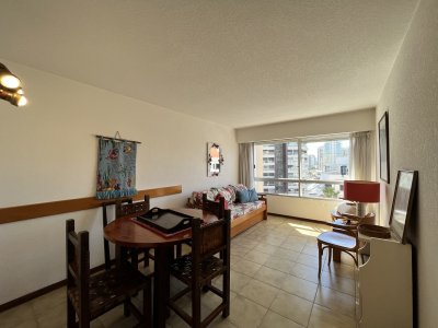 Apartamento en venta  Torre Gattas 4º piso vista playa brava y mansa