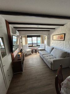 Apartamento en la entrada de  Peninsula a pasos de playa mansa y brava.