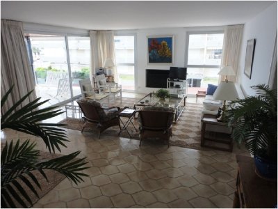 Apartamento en Venta – Edificio Brioni, Punta del Este