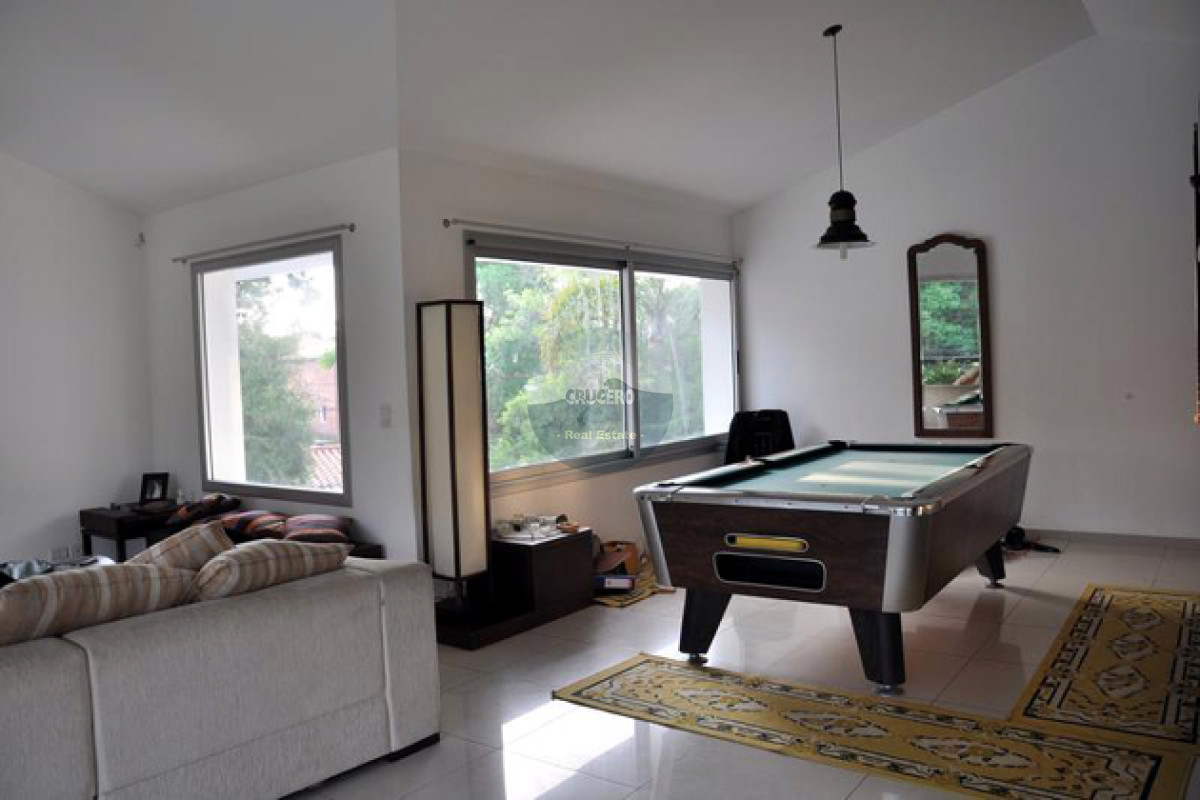 Casa ID.5798 - CASA EN VENTA EN LA MANSA DE 5 DORMITORIOS