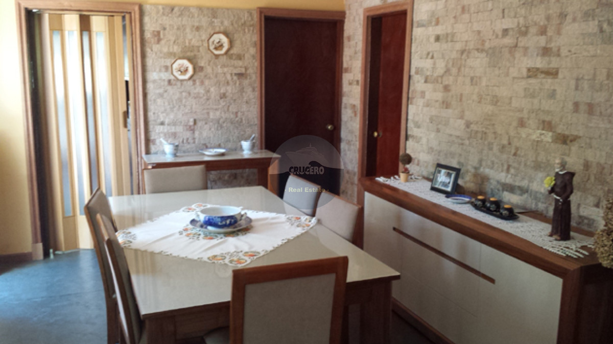 Casa ID.5798 - CASA EN VENTA EN LA MANSA DE 5 DORMITORIOS