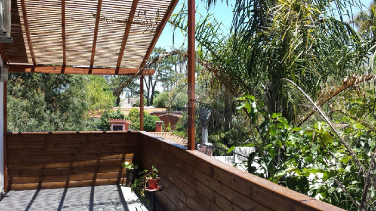Casa ID.5798 - CASA EN VENTA EN LA MANSA DE 5 DORMITORIOS