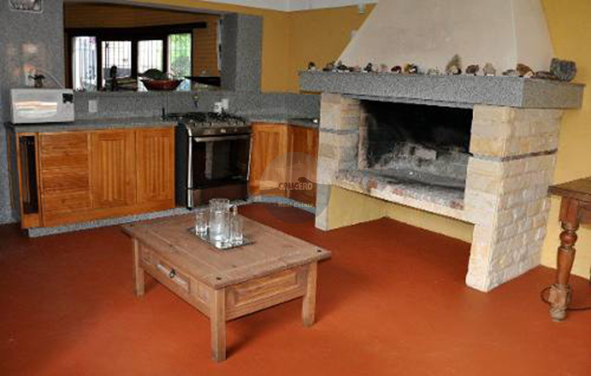 Casa ID.5798 - CASA EN VENTA EN LA MANSA DE 5 DORMITORIOS