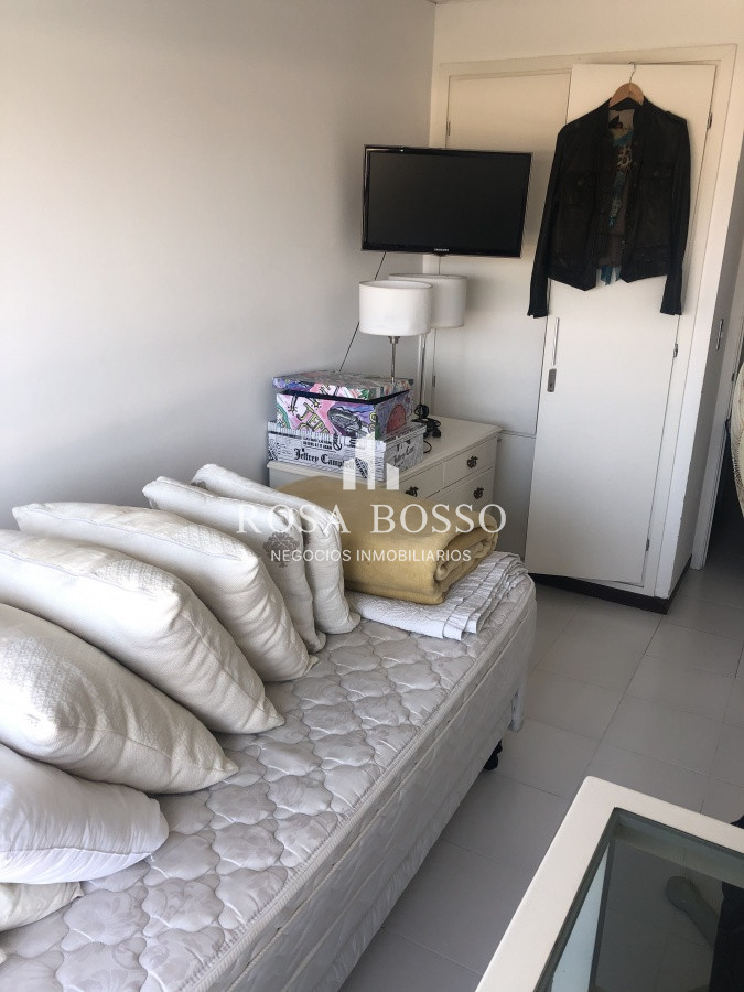 Apartamento ID.8352 - Amplio departamento frente al mar