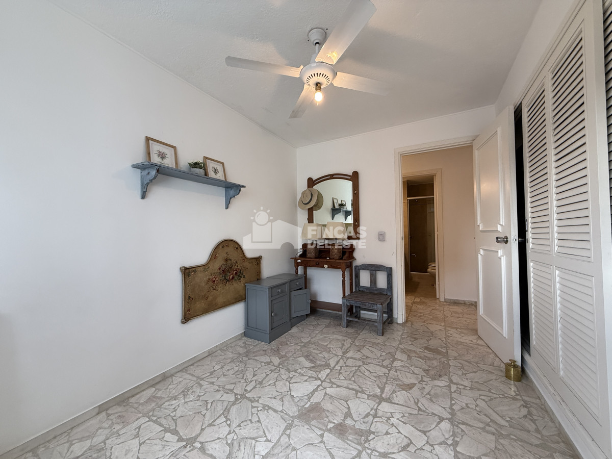 Apartamento ID.2580/-Apartamento-de-3-dormitorios-en-Mansa--Punta-del-Este -  Apartamento de 3 dormitorios en Mansa - Punta del Este