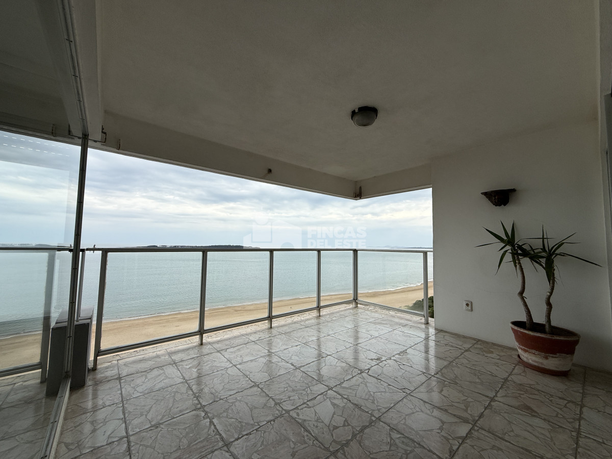Apartamento ID.2580/-Apartamento-de-3-dormitorios-en-Mansa--Punta-del-Este -  Apartamento de 3 dormitorios en Mansa - Punta del Este