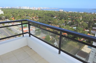 Apartamento en venta de 3 dormitorios en Roosevelt, Punta del Este.