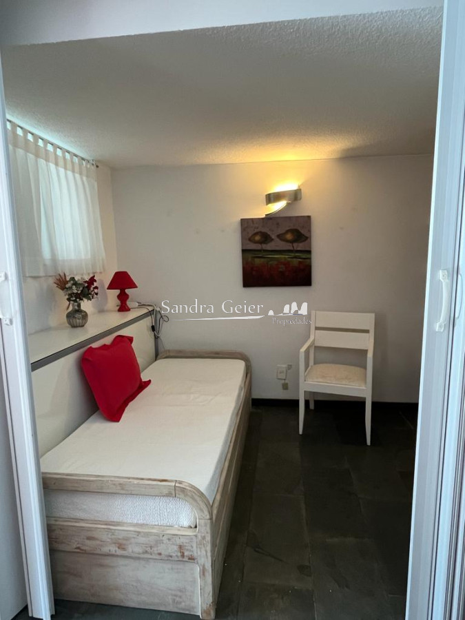 Apartamento ID.2164 - Unidad totalmente reciclada con muy buen metraje
