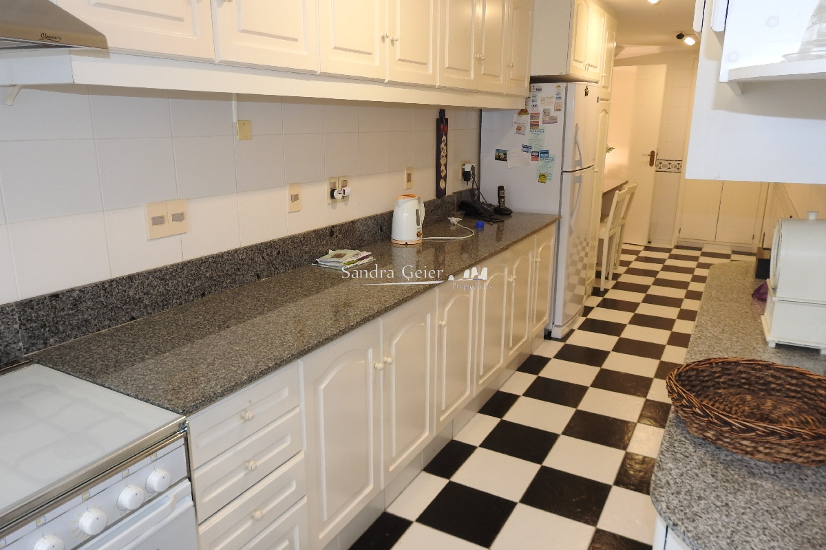 Apartamento ID.1308 - EDIFICIO EXCELENTE CATEGORIA