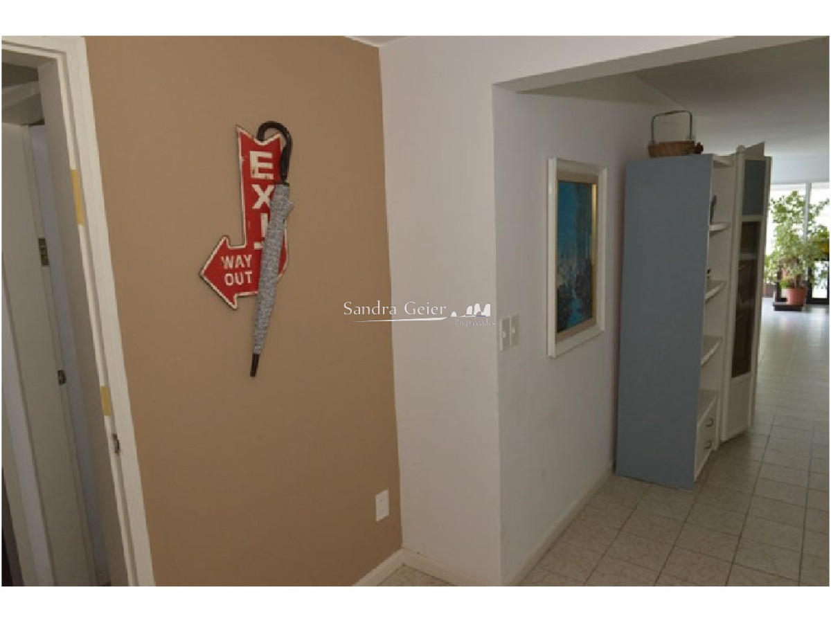 Apartamento ID.2185 - PENINSULA PLANTA DE EXCELENTES DIMENSIONES FRENTE AL MAR 2 GARAGES